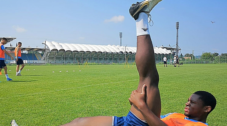 Az amerikai-nigériai Eduvie Ikoba fizikailag kiemelkedik a mezőnyből /Fotó: ztefc.hu
