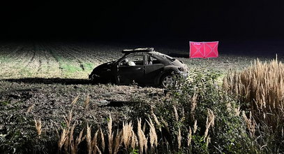 Z mroku wyłaniał się wrak. Jej ciało było niedaleko. Już nie mogli jej pomóc...