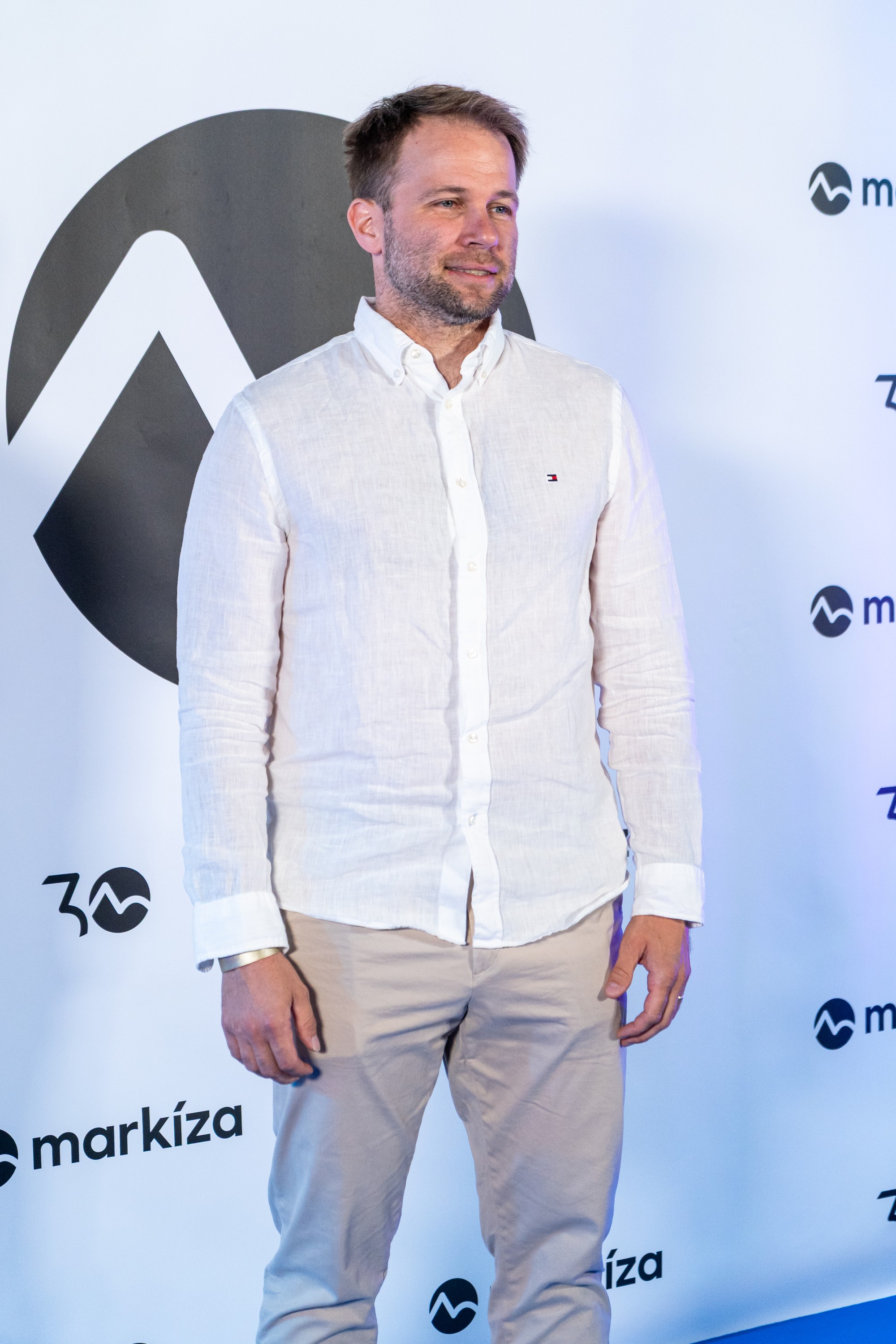 Spevák Tomáš Bezdeda.