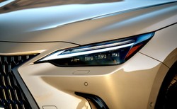 Spala 4,2 l na 100 km i znika w ciemno. Japoński SUV hitem. Ile kosztuje?