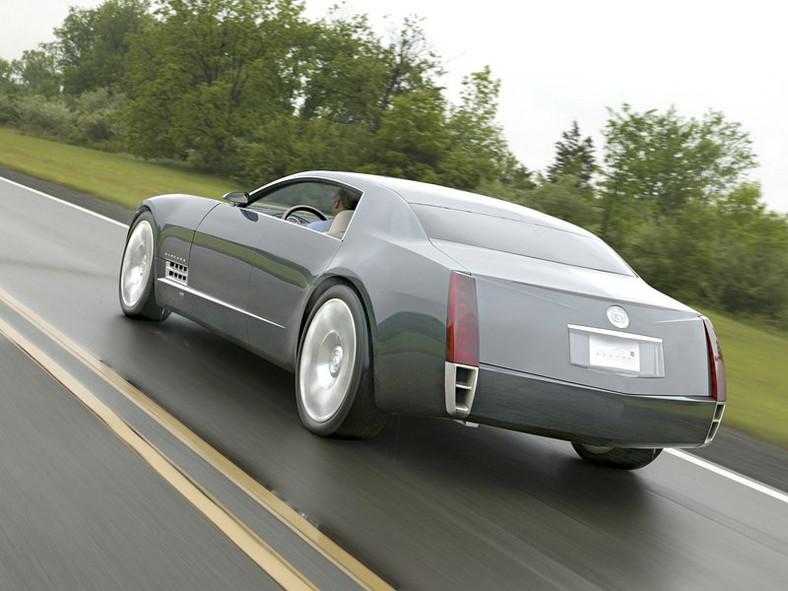 Wiceprezydent GM: „Pracujemy nad 12-cylindrami dla nowego Cadillaca”