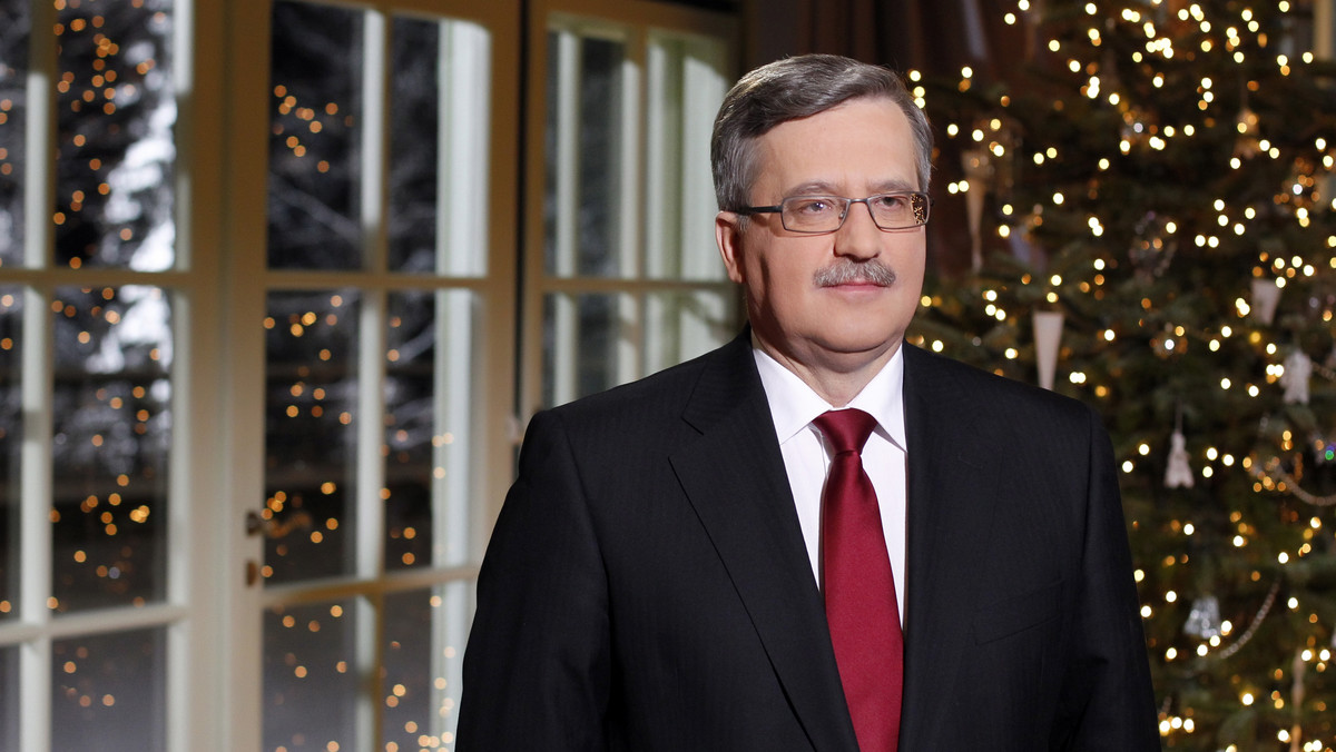 Dziś sobota, pierwszy dzień 2011 roku. W piątek wieczorem orędzie noworoczne wygłosił prezydent Bronisław Komorowski. Życzenia Polakom złożył również premier Donald Tusk.