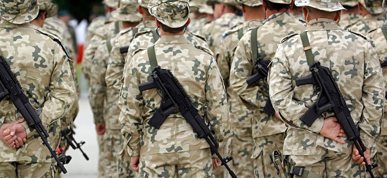 Gdy walczył w Iraku, żona wyczyściła mu konto