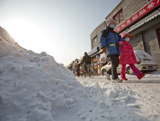 Za śnieg na chodniku grozi mandat