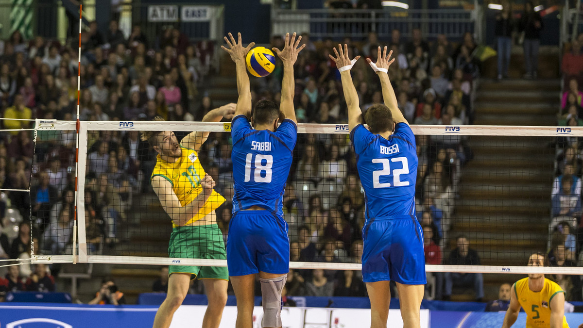 Reprezentacja Australii po raz drugi okazała się gorsza od Włochów. Kangury przegrały na własnym terenie ze Squadra Azzurra 1:3 (20:25, 21:25, 25:23, 23:25). Podopiecznym Roberto Santillego nie pomógł Thomas Edgar, który zdobył aż 28 punktów. Włochów z kolei do zwycięstwa poprowadził Luigi Randazzo. Przyjmujący atakował z 75-procentową skutecznością.