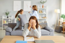 Pułapka w 800 plus. ZUS kontroluje wypłaty. Rodzice będą musieli oddać pieniądze