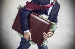 Żądał pół miliona złotych łapówki? Jest akt oskarżenia wobec burmistrza Szprotawy