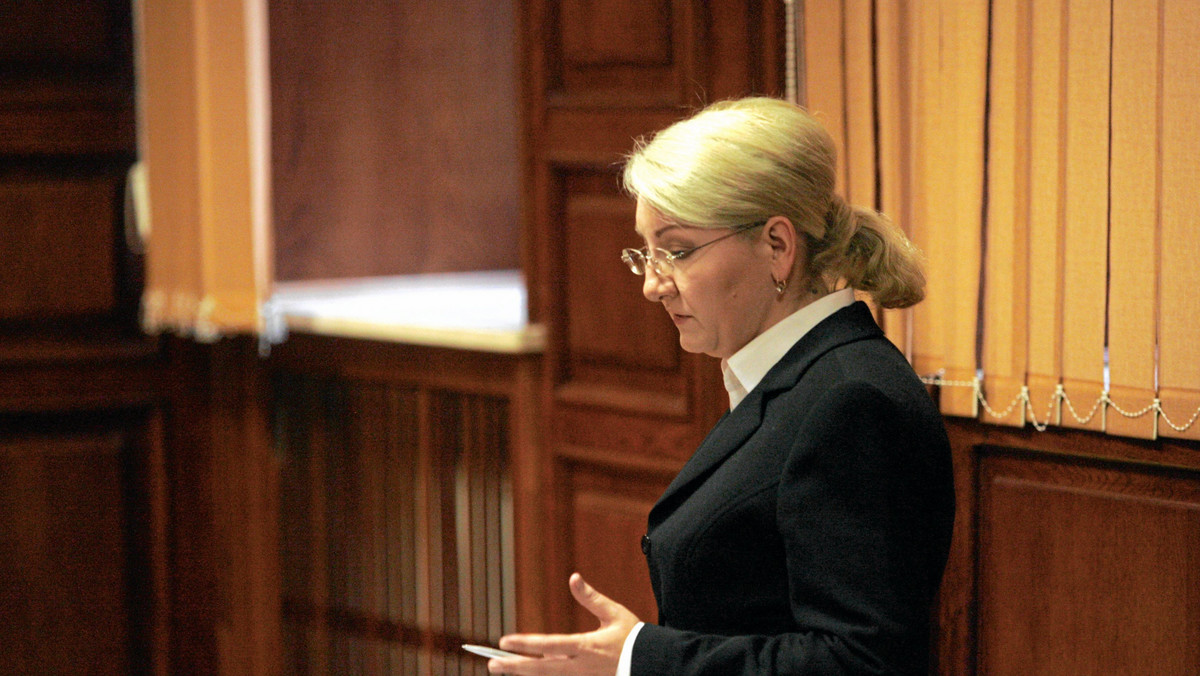 Trybunał Konstytucyjny umorzył skargę konstytucyjną Beaty Sawickiej. Była posłanka PO kwestionowała niemożność wystąpienia przez obronę do sądu o cofnięcie statusu tzw. świadka anonimowego agentowi CBA Tomaszowi Kaczmarkowi, obecnie posłowi PiS.