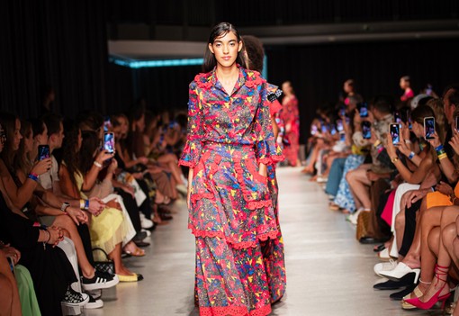 Romani Design a magyar divathéten: szabadság és szépség a divatban