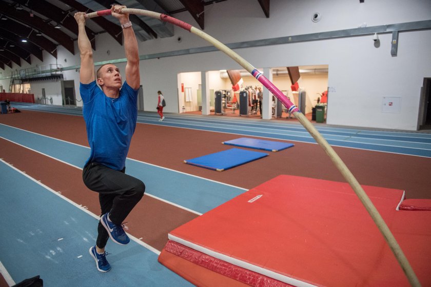 Piotr Lisek. Lekkoatletyka. trening. 2017.12.07