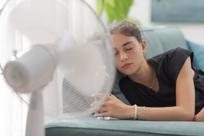 Ez történik a testével, ha bekapcsolt ventilátor mellett alszik
