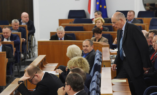 Senat bez poprawek przyjął nowelizację ustawy o Trybunale Konstytucyjnym. WIDEO