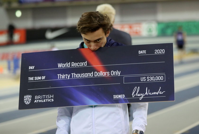 Armand Duplantis (21 l.) znów pobił halowy rekord świata w skoku o tyczce uzyskując w Glasgow 6,18 m.