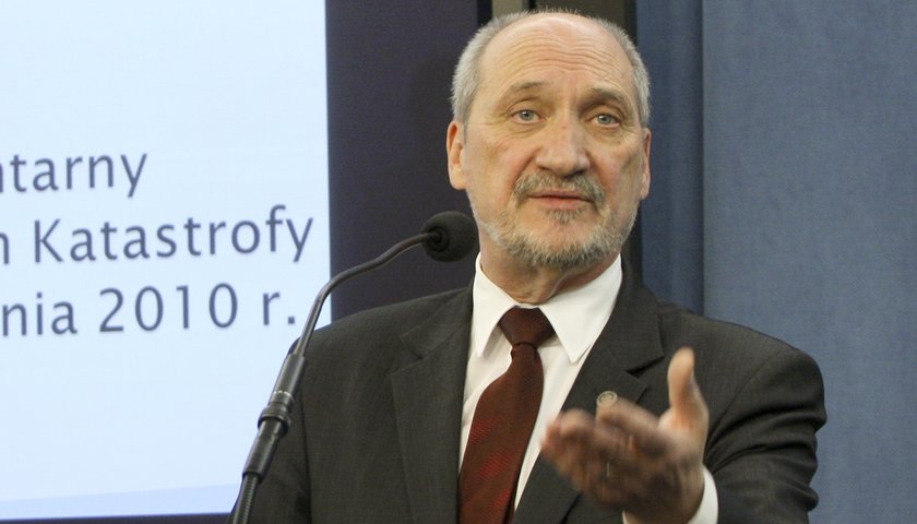 Macierewicz