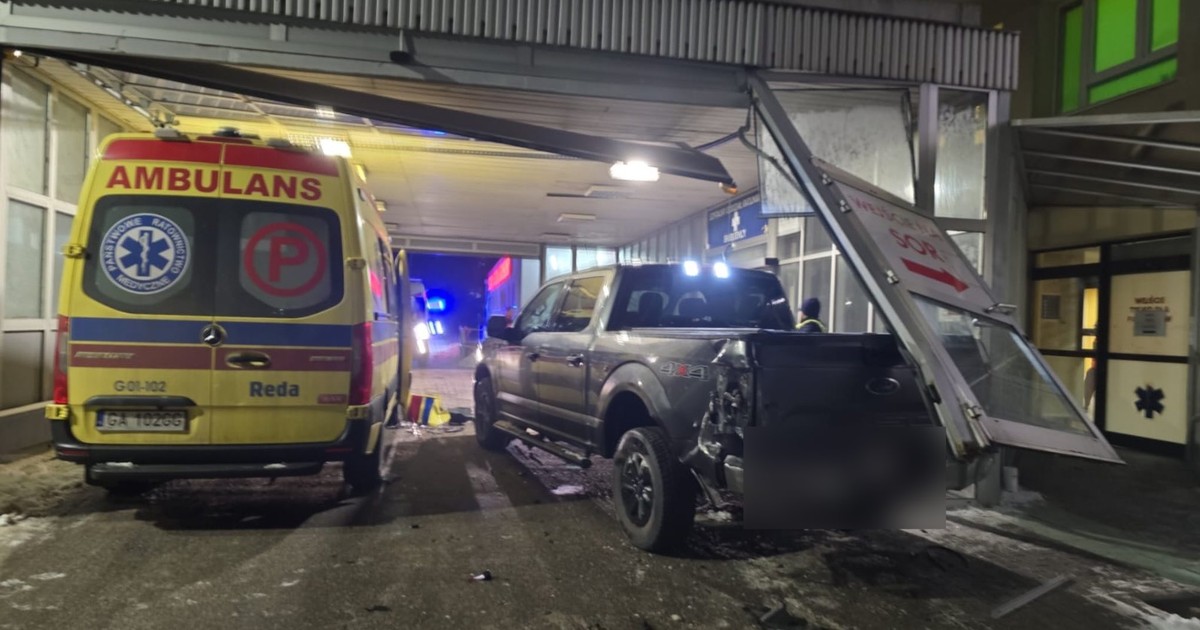 Pick-up staranował SOR i karetkę. To nie kierowca był winny