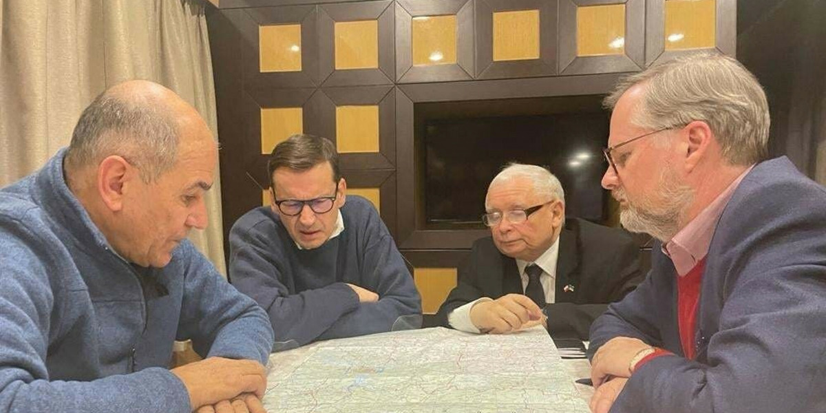 Premierzy Polski, Czech i Słowenii oraz wicepremier Jarosław Kaczyński w podróży do Kijowa