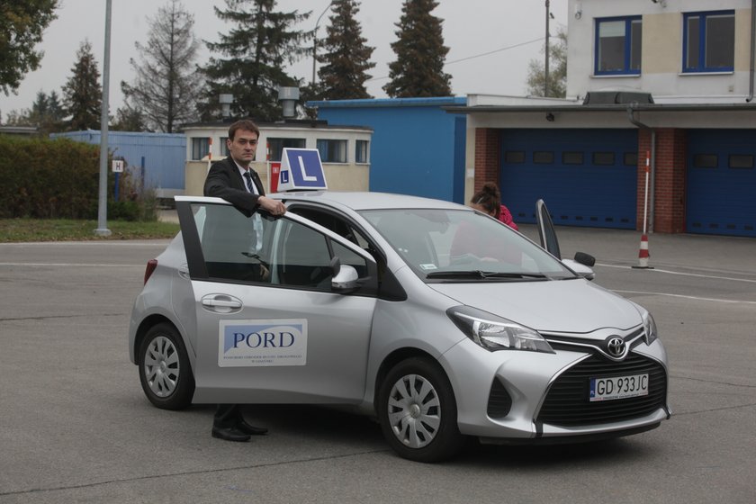 Pomorski Ośrodek Ruchu Drogowego w Gdańsku przeżywa oblężenie. Kandydaci na kierowców chcą zdobyć prawo jazdy zanim zmienią się przepisy