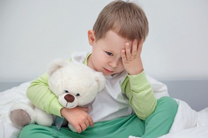 3 éves kisfiamnak sokszor rossz kedve van, játszani sem akar, mit tehetnék érte? Az orvos válaszol