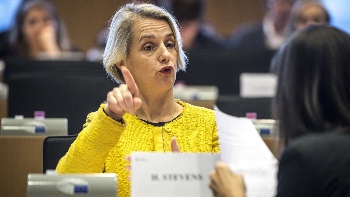 Belgijska europosłanka Europejskich Konserwatystów i Reformatorów Helga Stevens, która była jedyną kontrkandydatką europosła PiS Zdzisława Krasnodębskiego w staraniach o nominację grupy na stanowisko wiceszefa PE, wycofała swoją kandydaturę.