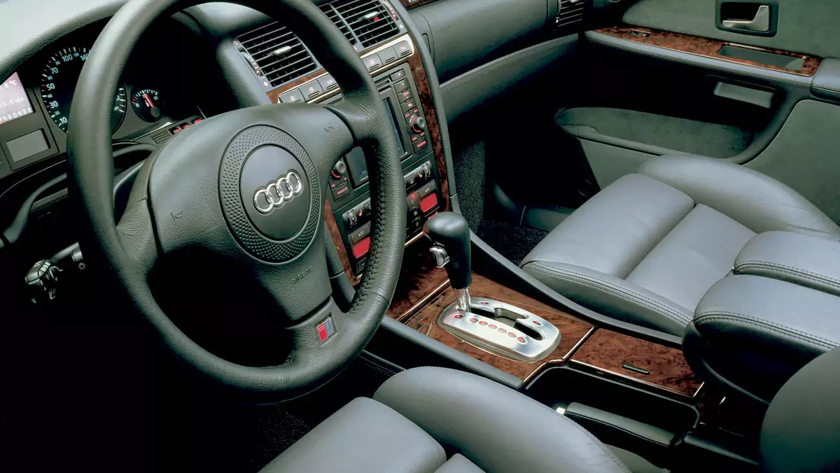 Audi A8 D2 (1994-2002)