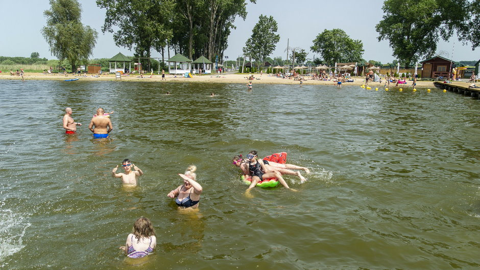 Trwa sezon wakacyjny. Wiele osób spędza ten czas nad wodą. Zdarzają się utonięcia 