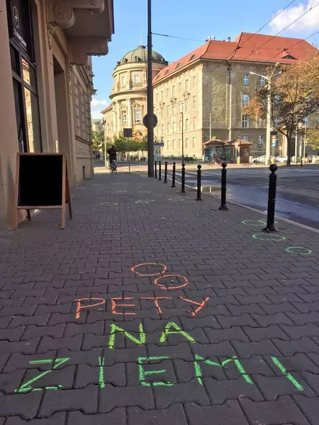 Akcja #ChalkOfShame na ulicach Poznania