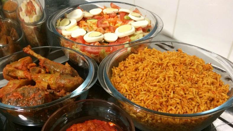 Feast with Nigerian jollof [Yummieliciouz food] 