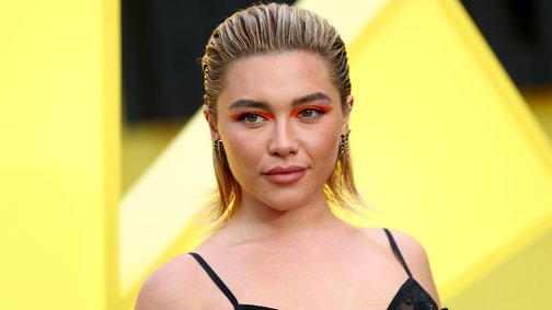 Florence Pugh álomszép meztelenruhában tündökölt: mindössze egy áttetsző fekete csipke borította a színésznő testét