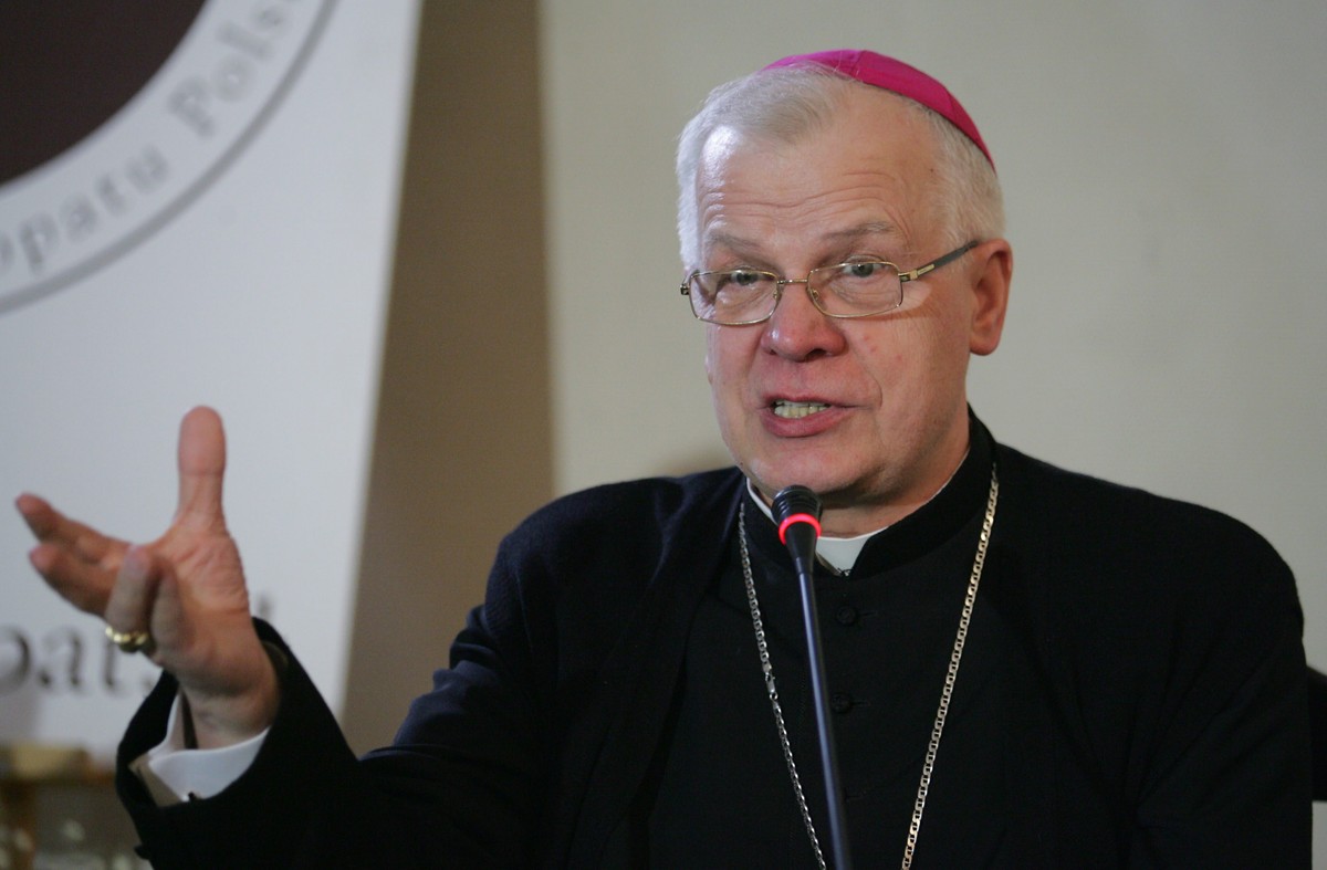 Abp Michalik wspiera abpa Głodzia. "Aby oczyszczać trzeba samemu być czystym"