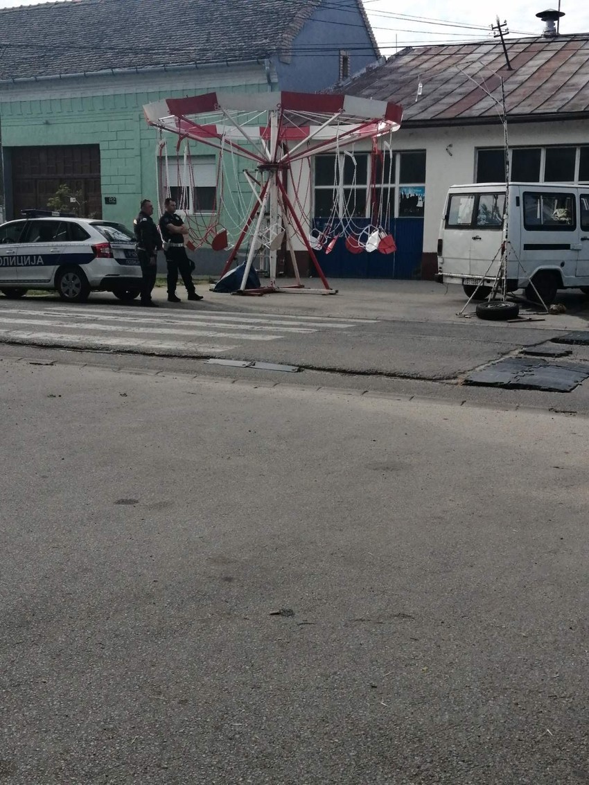 Policija uklanja ringišpil 