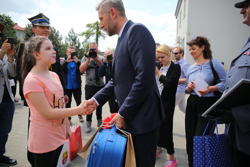 Marlenka dostała nagrody od strażaków, policji, sąsiadów i prezydenta Zgierza