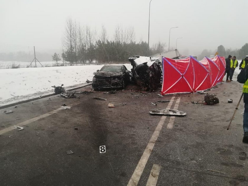 Śmiertelny wypadek na Podlasiu. Bus zderzył się z tirem