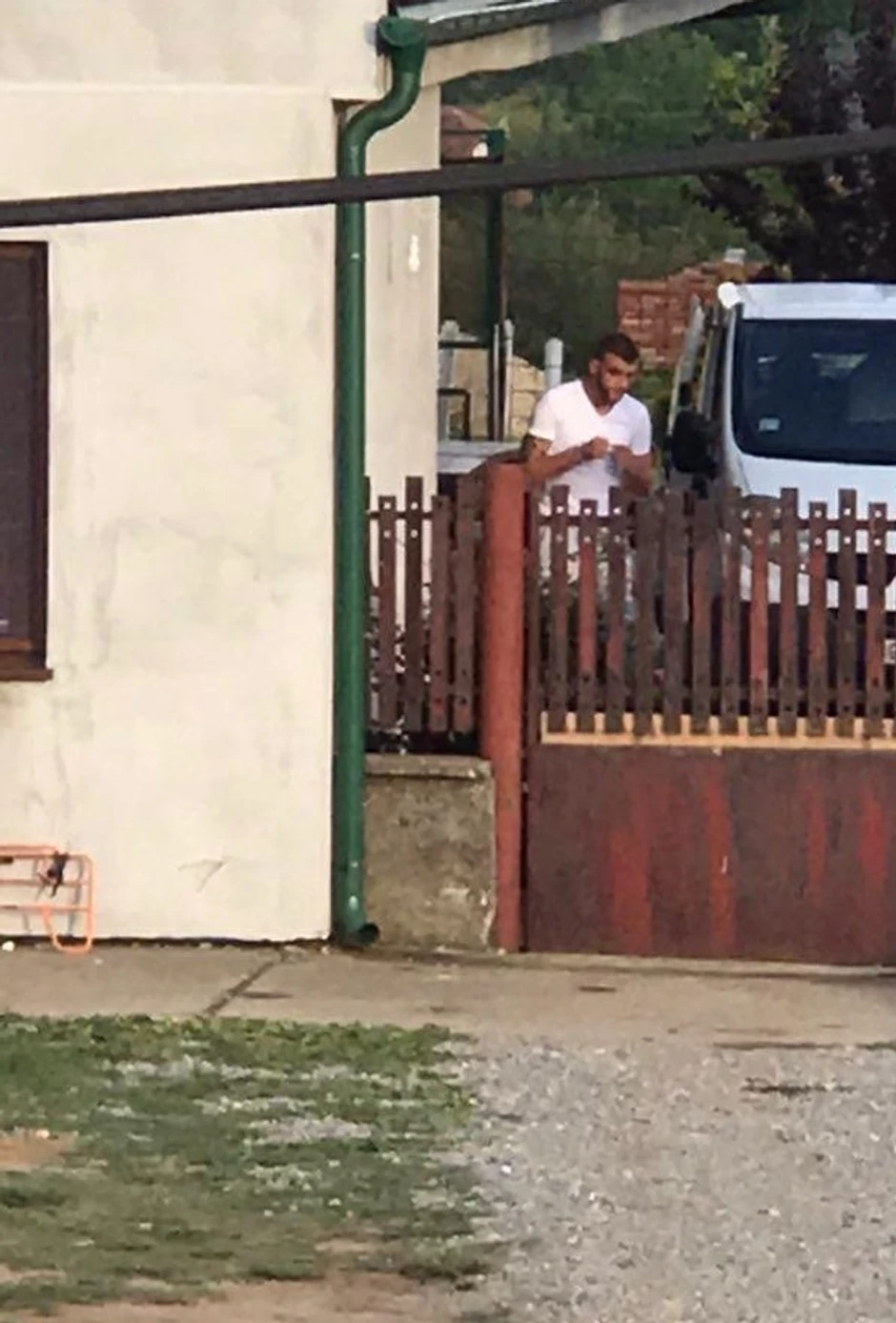 Veljko pred proslavu u Titelu