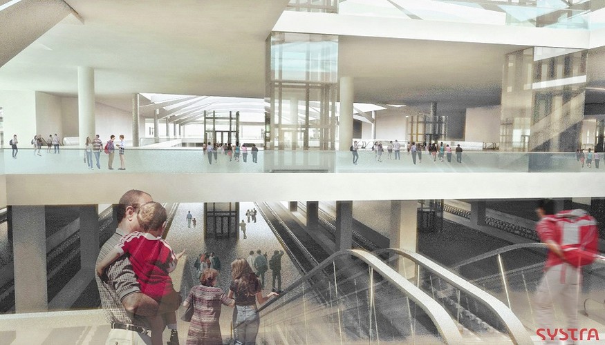 200 TYS. PASAŻERÓW DZIENNIE 16 M POD ZIEMIĄ<br>

Stacja kolejowa zostanie ulokowana aż 17 metra pod ziemią, na poziomie drugim. Z czterema peronami i ośmioma torami będzie w stanie odprawić nawet do 200 tys. pasażerów dziennie. Na położonym na pierwszym poziomie dworcu, 8 metrów pod ziemią, znajdzie się poczekalnia, kasy, obiekty komercyjne, a także pomieszczenia dla pracowników. Pasażerowie będą mogli przesiąść się do autobusów, znajdzie się tu także parking dla samochodów i rowerów.
Na poziomie ulicy znajdą się główne wejścia do budynku – wschodnie i zachodnie, a także poboczne. Tutaj będzie też można spacerować po pasażu, charakterystycznym ze względu na odtworzone ściany starego dworca Łódź Fabryczna. Na slajdzie: Projekt dworca Łódź Fabryczna // źródło: NLF Torpol-Astaldi s.c.