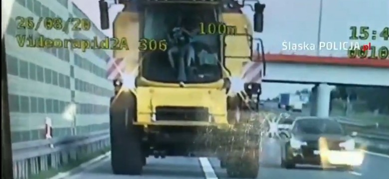 Kombajn na autostradzie A1. Policja w szoku. Ile miał na liczniku?