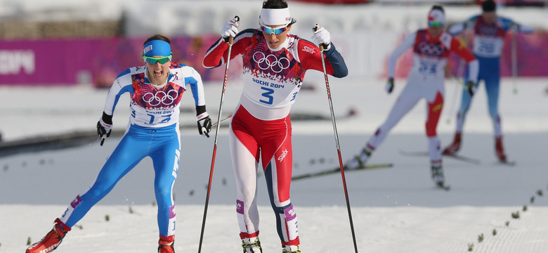 Soczi 2014: upadek Marit Bjoergen w półfinale