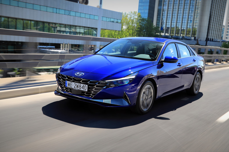 Hyundai Elantra 1.6 MPI CVT 2021