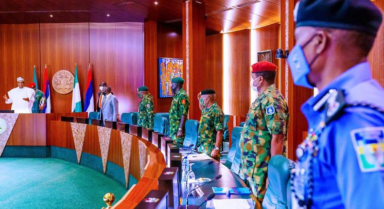 President Muhammadu Buhari presides over Security Council meeting. [Twitter/@BashirAhmaad]