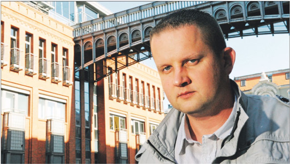 Marek Gutraj, przedstawiciel pracowników Urzędu Skarbowego Poznań-Śródmieście. 22 września 2010 r. odczytano pracownikom treść wywiadu udzielonego „Dziennikowi Gazeta Prawna” przez p. Marka Gutraja. Pracownicy oświadczyli, że upoważniają Marka Gutraja do udzielenia wywiadu w ich imieniu oraz potwierdzają zajęte przez niego stanowisko Fot. Dariusz Wolski