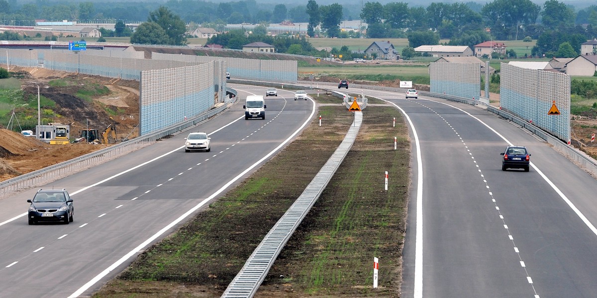 Budowa autostrady A2 w Łyszkowicach koło Grodziska.