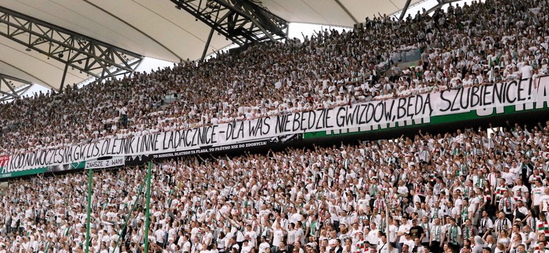 Jaki o transparencie na stadionie Legii: Był skandaliczny, ale kibice są prowokowani