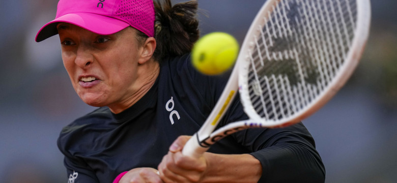 Kłopoty Igi Świątek w drugim secie. Chinka postawiła się liderce rankingu WTA [WIDEO]