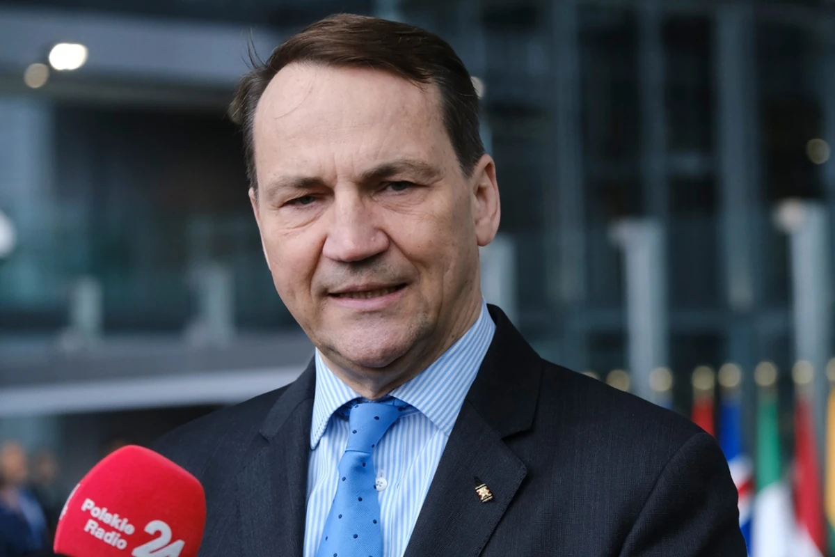 Sikorski wie, jak zakończyć wojnę w Ukrainie. "W pięć minut"