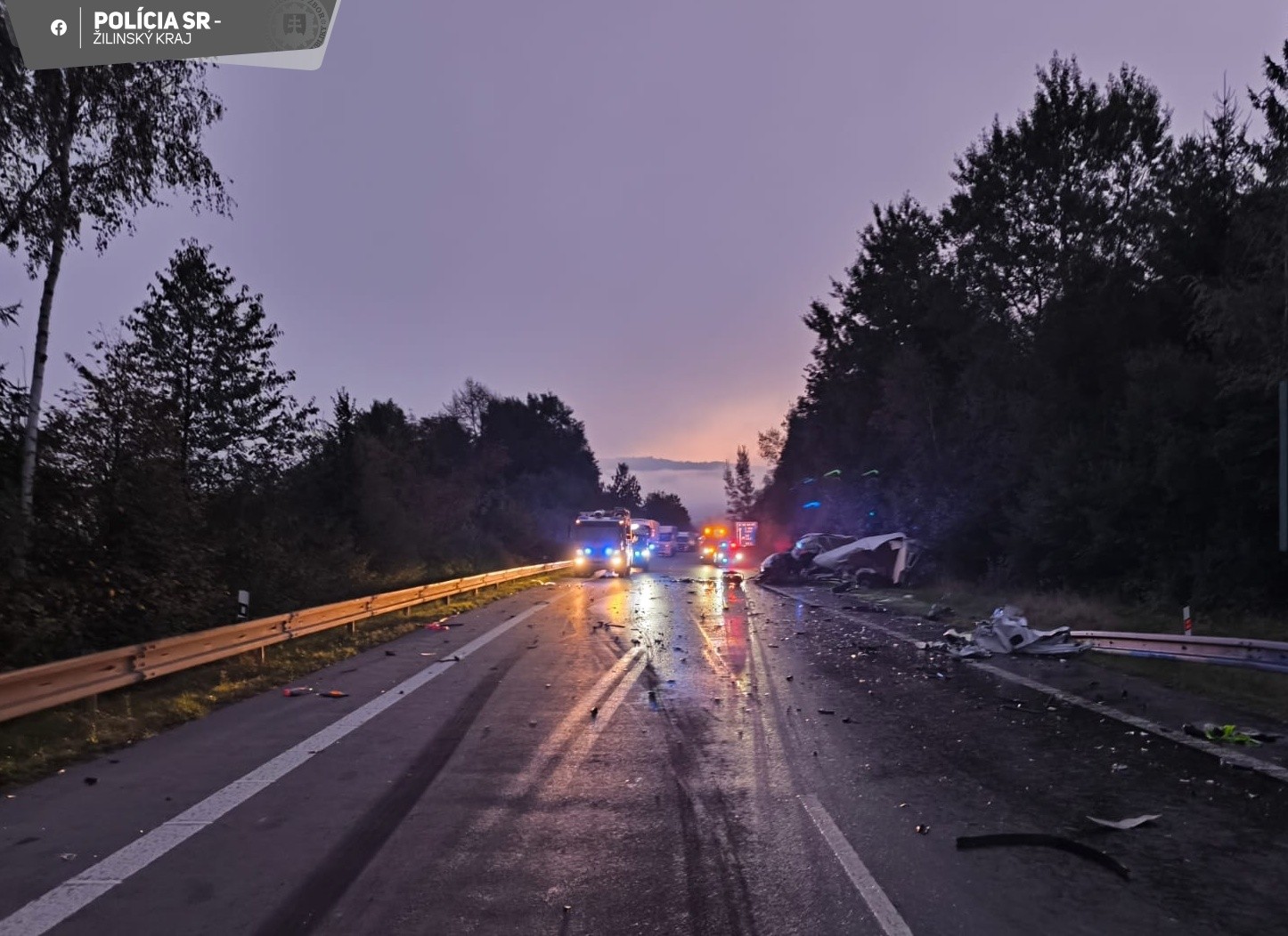 Pri rannej dopravnej nehode na Kysuciach sa zranili dvaja vodiči.