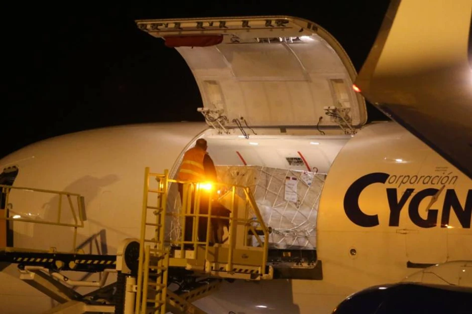 Istovar opreme za pokretnu bolnicu