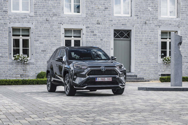 Toyota Rav4 Plug In Hybrid Ile Kosztuje Ponad 300 Konny Suv