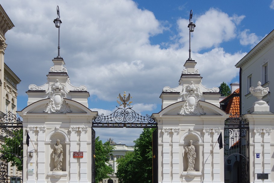 Uczelnie publiczne żyją z dotacji, prywatne z czesnego