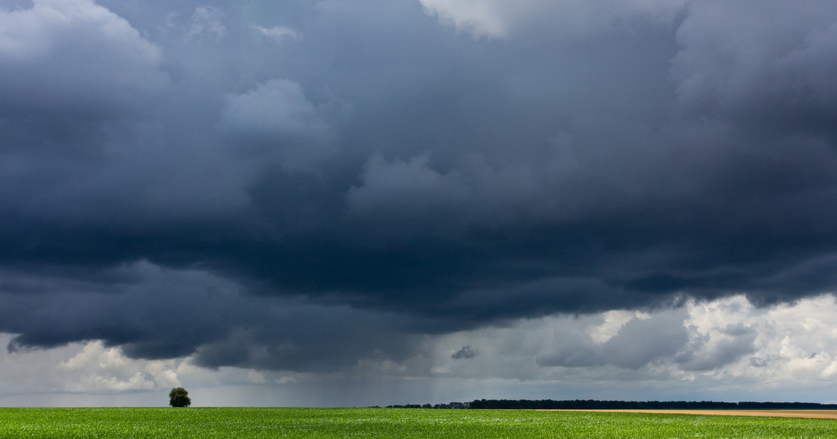 Do Polski napływa chłodna masa powietrza polarnego. Koniec tygodnia upłynie pod znakiem deszczu