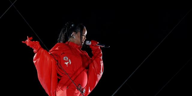 Behold: Rihanna's epic Super Bowl 2023 beauty look