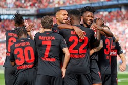 Bayer Leverkusen dotrzymuje kroku Bayernowi Monachium